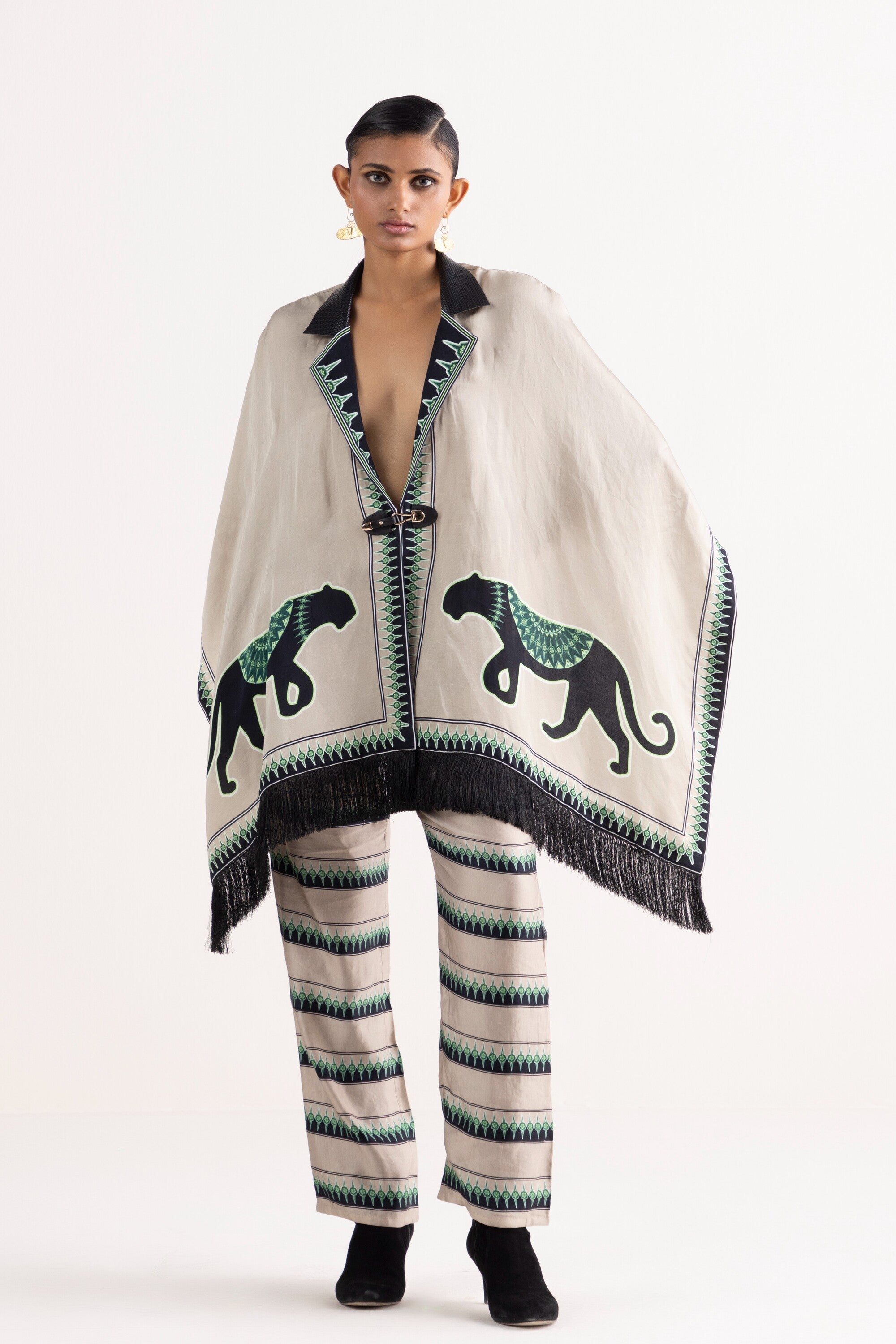 Jama cape