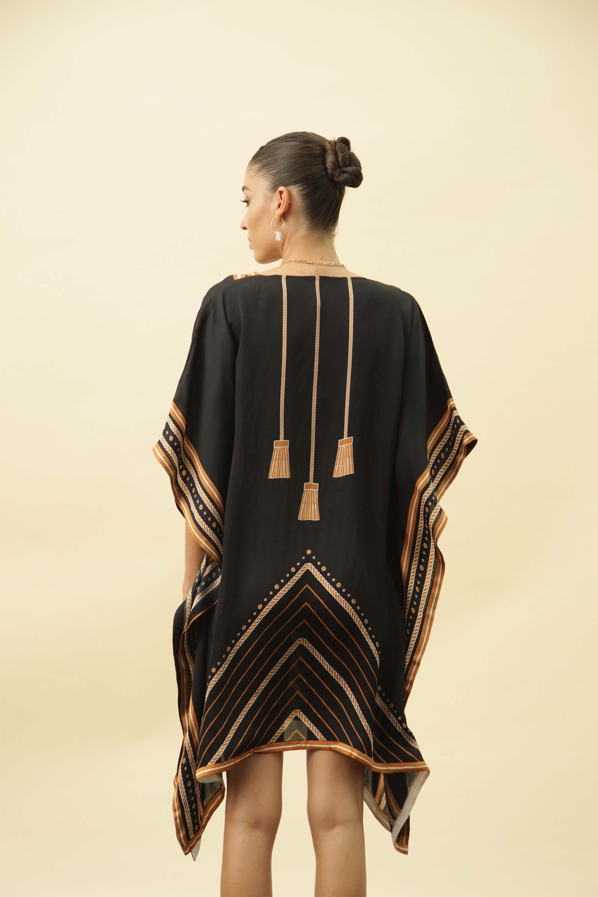 Taamina kaftan