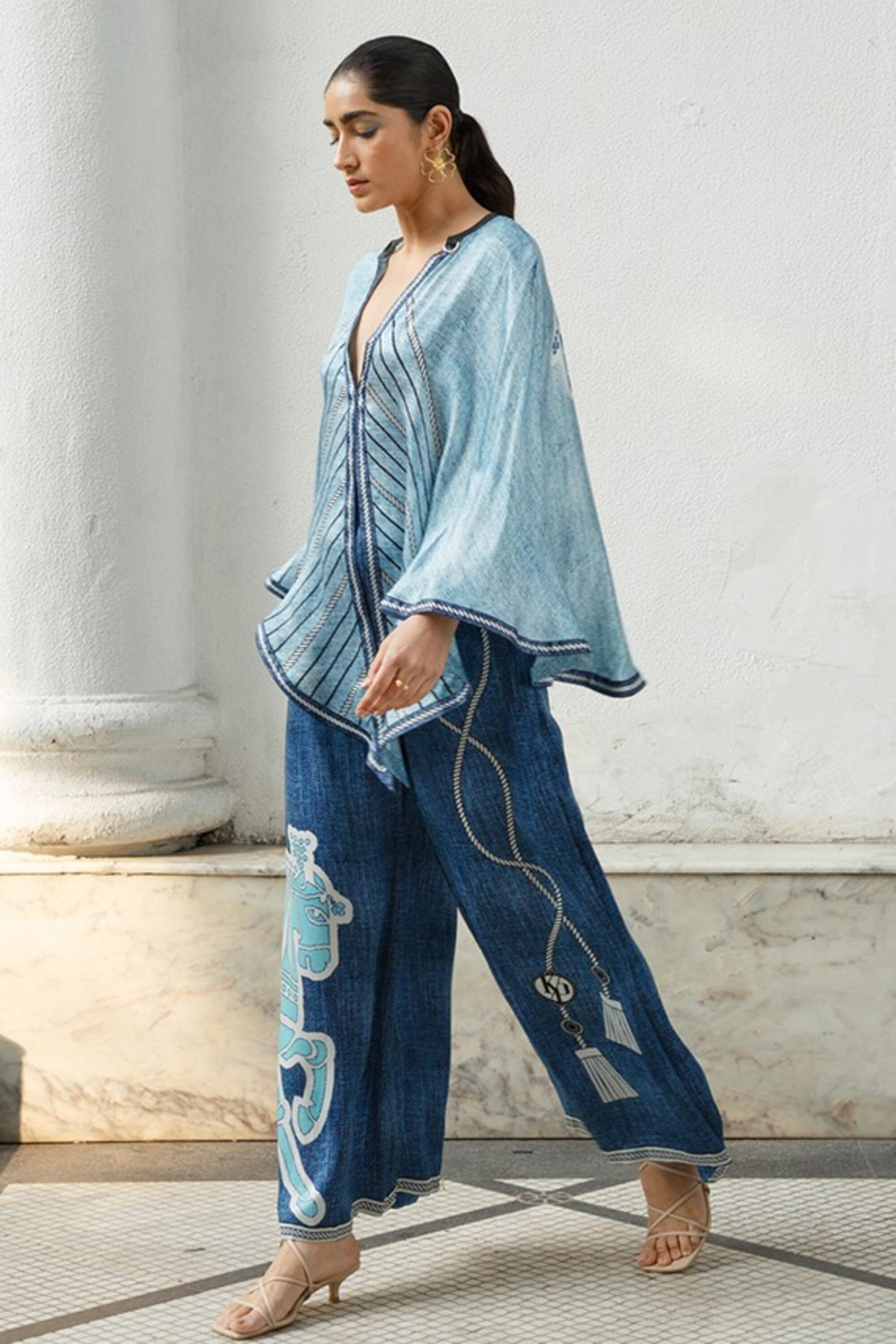 Farzin Cape